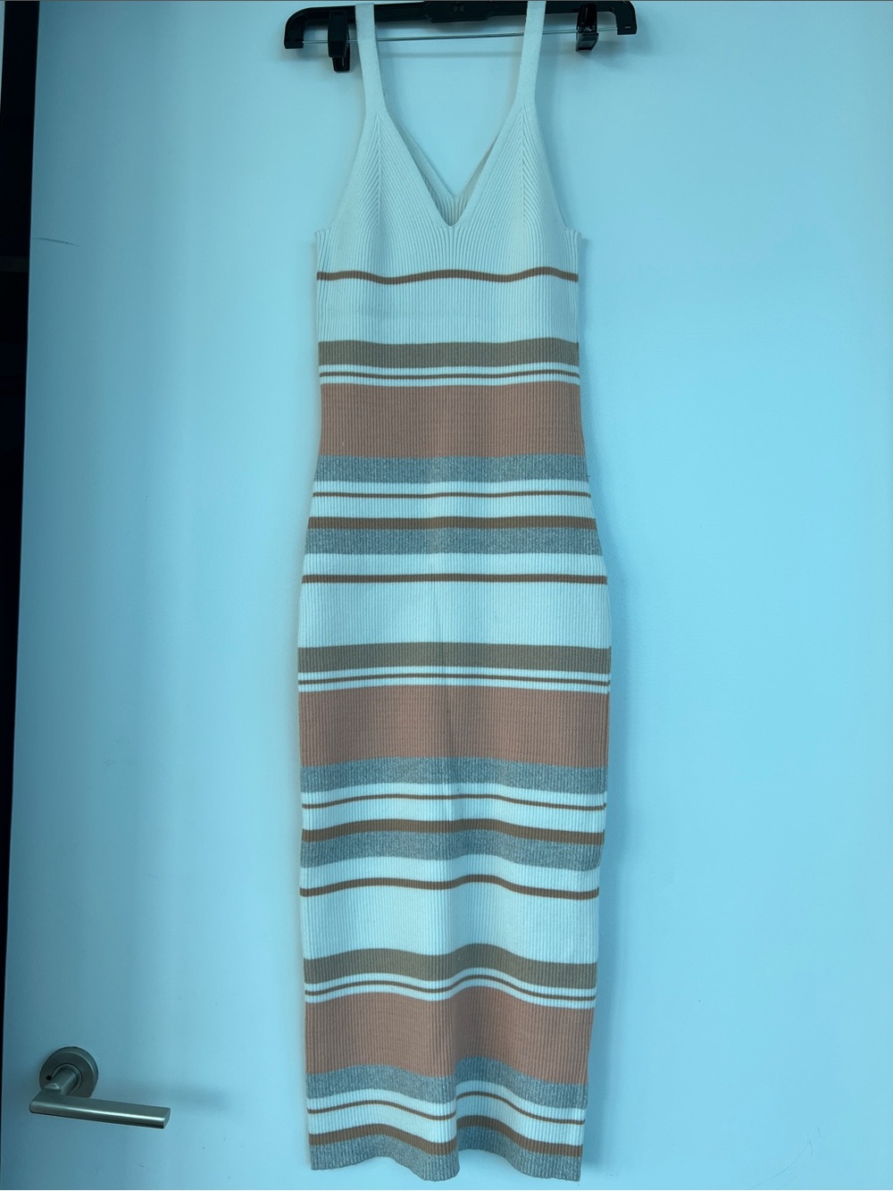 Willow & Wind Sleeveless V-Neck Striped Knit Midi Dress - Cream & Tan